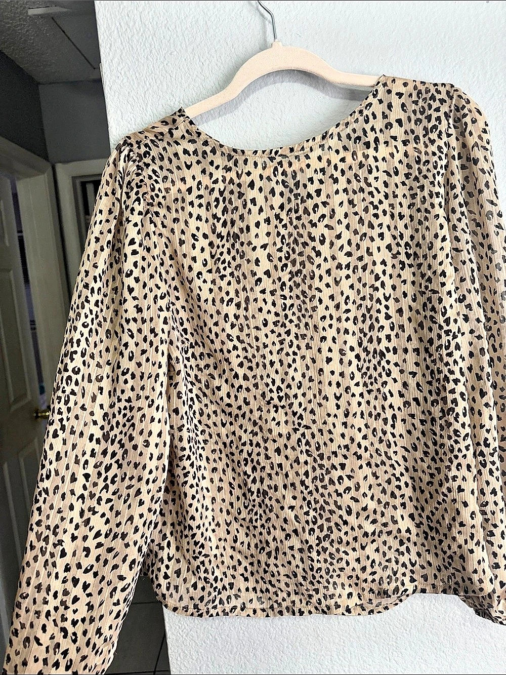 Medium.I.D Animal Print Long Sleeve Blouse Size Medium Like New